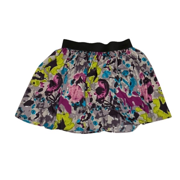 BB Dakota Dresses & Skirts - Y2K Fun Flirty BB Dakota Women Gray Floral Abstract Mini Skirt‎ Elastic Waist  L